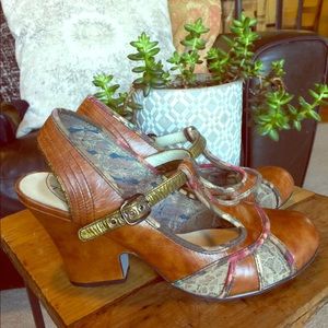 Bobbi Blu women’s wedge